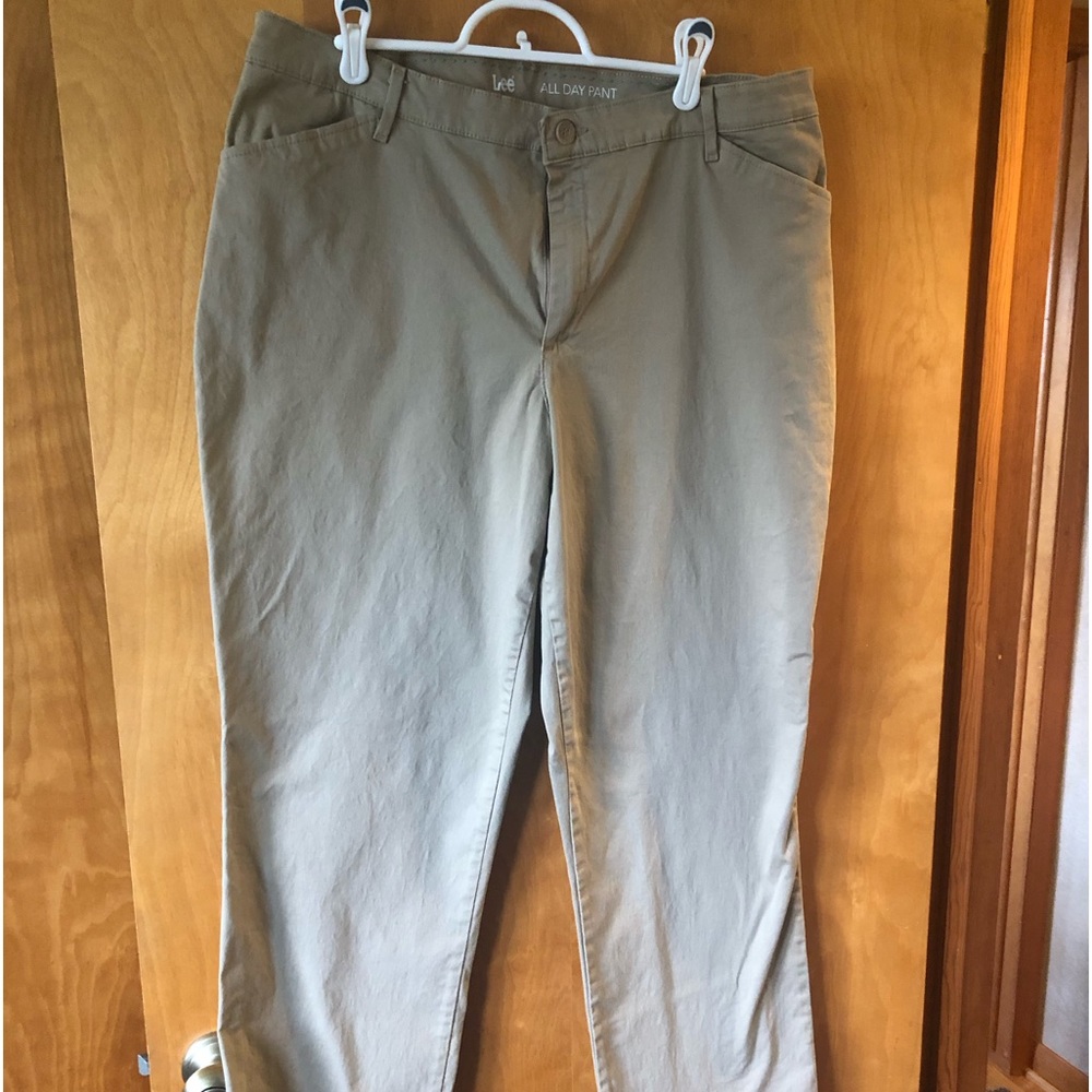 Woman’s Lee Relaxed Fit Khaki sz16 Medium Twill Pants #12
